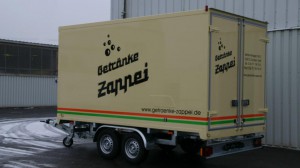 Tandem-Kühlanhänger im Hochladersystem und Design der Firma Zappei aus Cochem